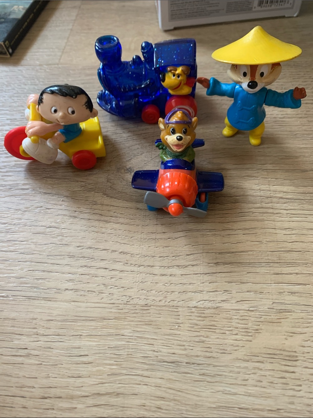 Kids Meals 90s Figure and Vehicle Pack - Blue, Yellow, Red
